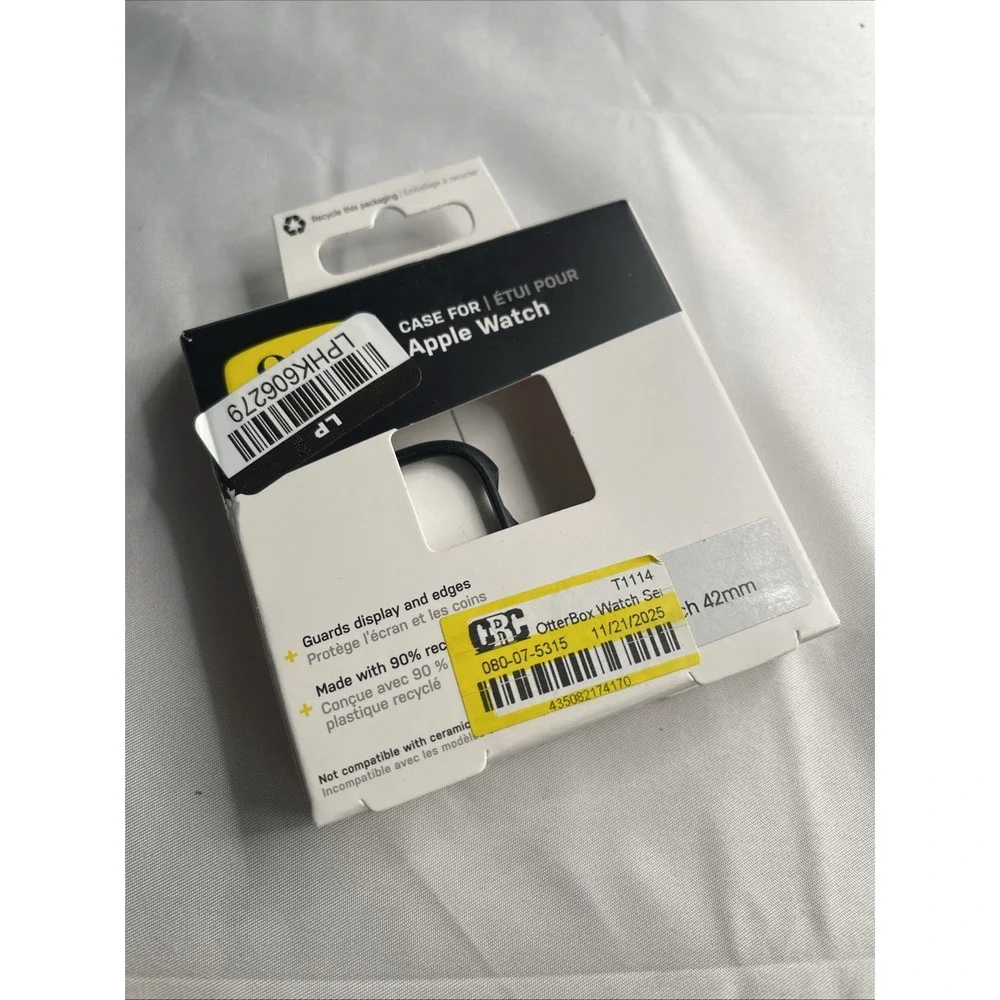 Oo9N OtterBox Apple Watch 42mm Case Black New Sealed Rough Packaging‎